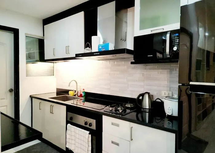 Alpha Grandview Malate Condo 2005